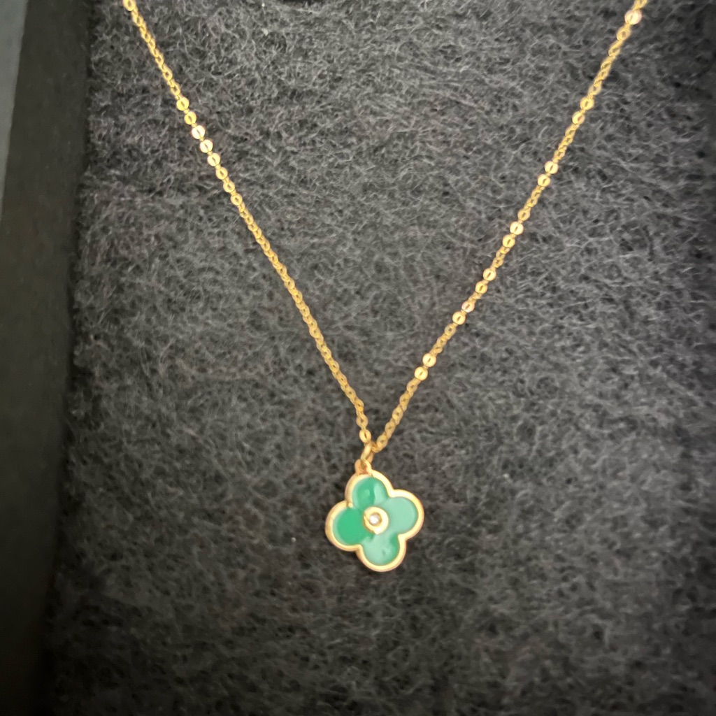 Four Clover Leaf Green Agate 14kt Yellow Gold Necklace